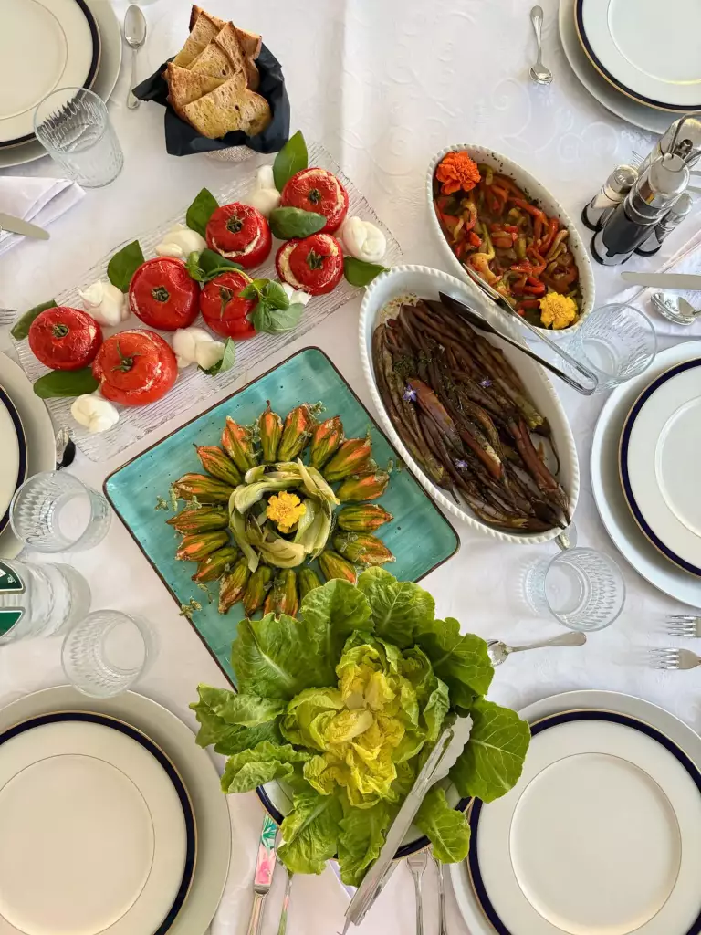 Antipasti colorati sulla tavola