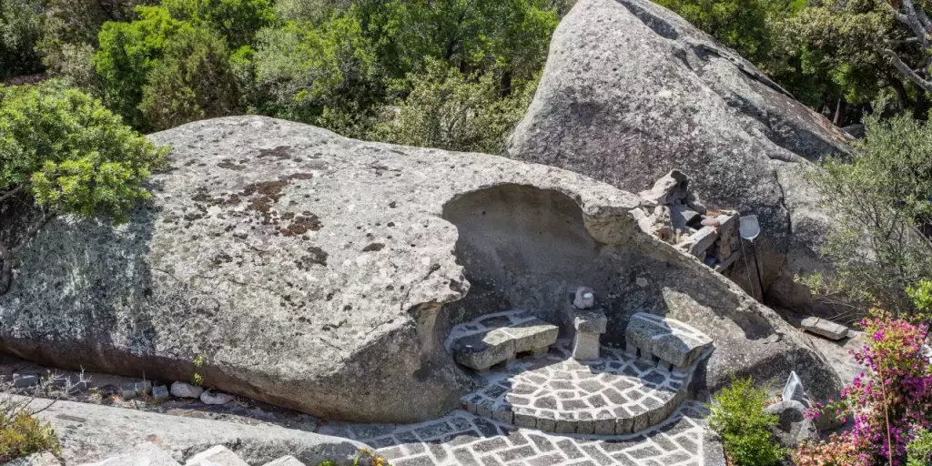Rocce di granito scolpite dal vento