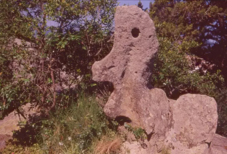 Roccia dalle forme antropomorfe