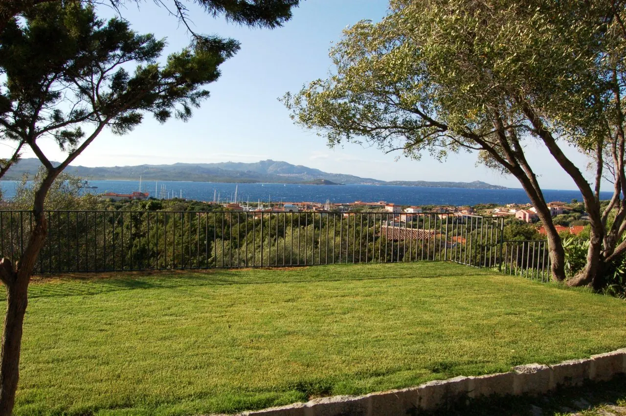 Prato affacciato sul golfo